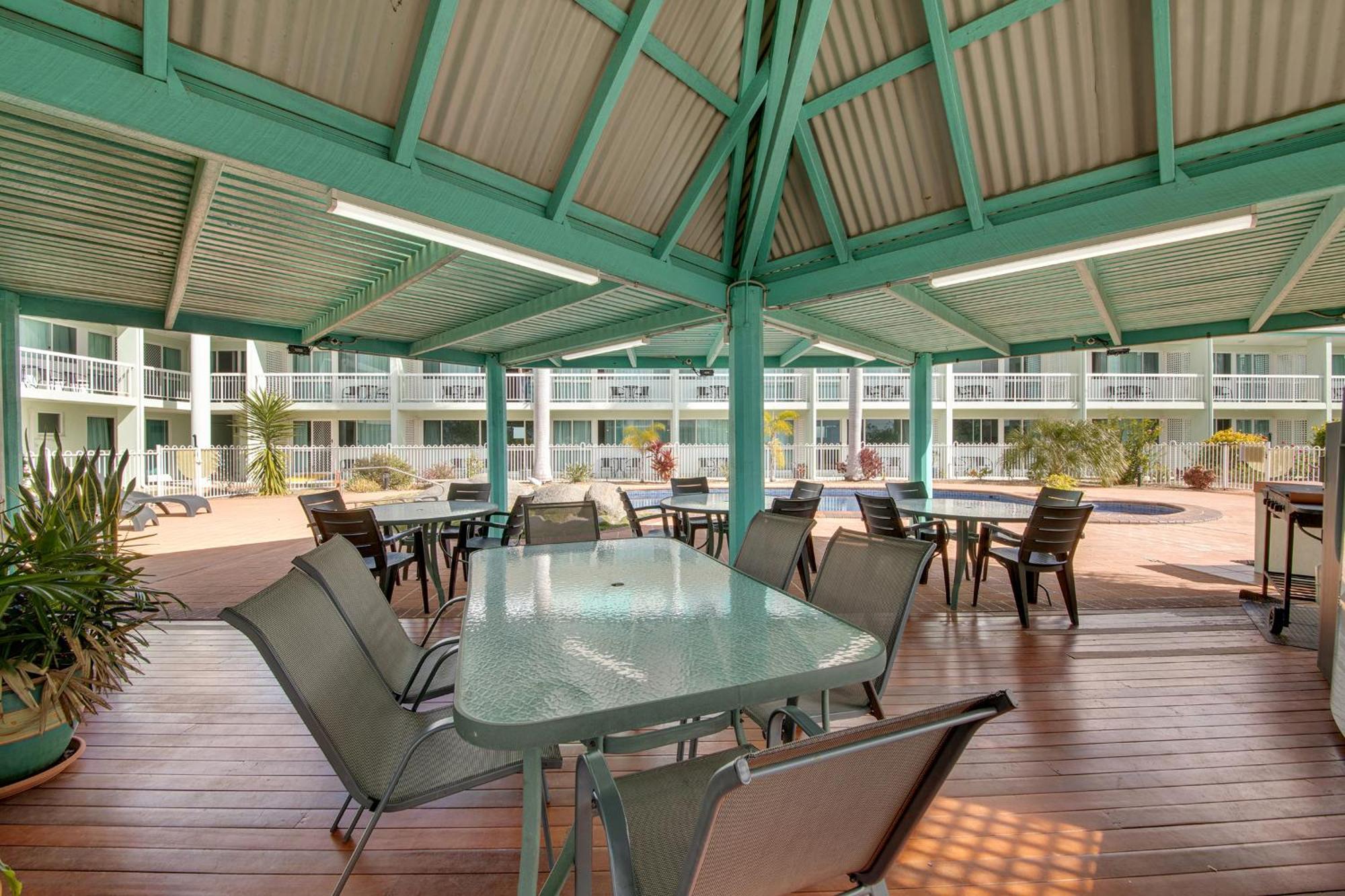Reef Adventureland Motor Inn แทนนัมแซนส์ ภายนอก รูปภาพ