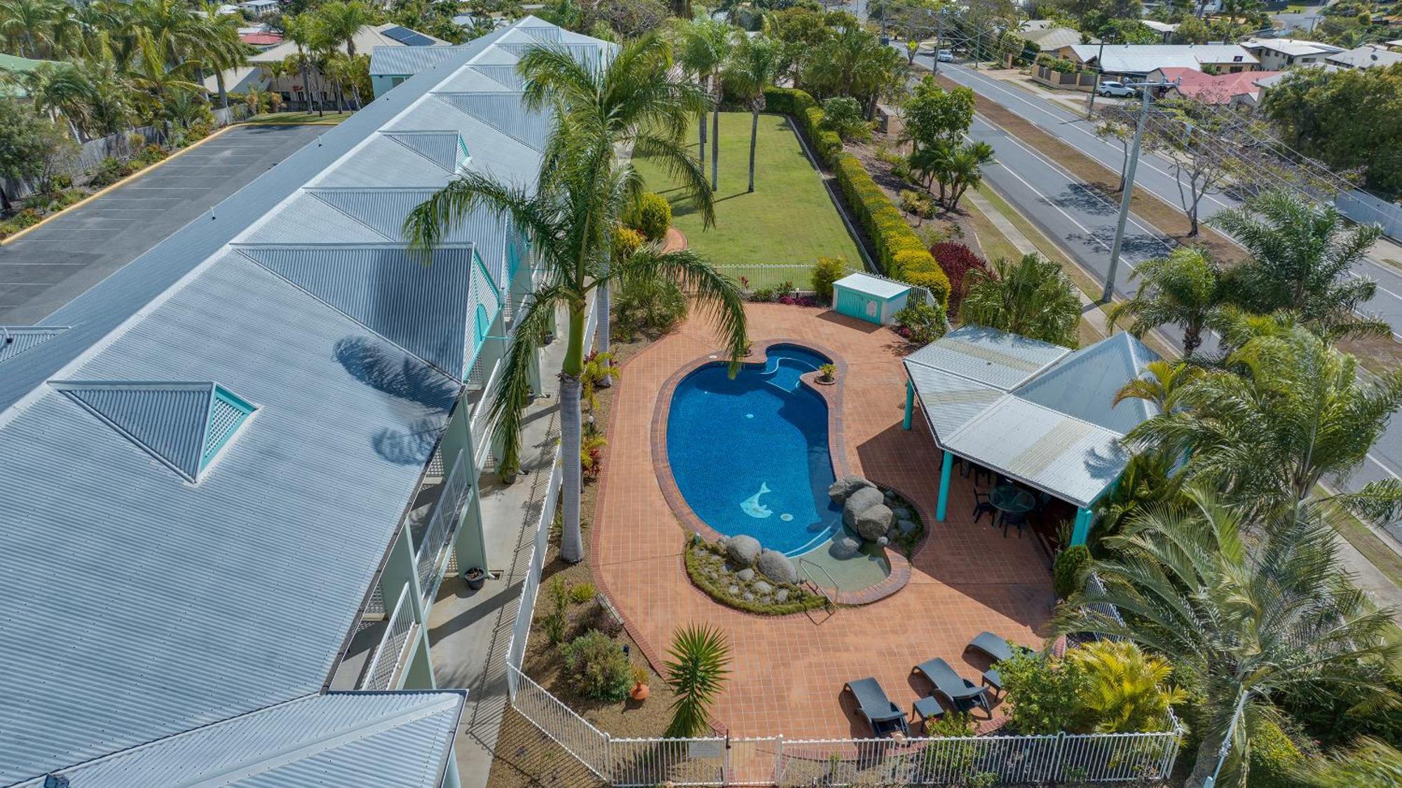 Reef Adventureland Motor Inn แทนนัมแซนส์ ภายนอก รูปภาพ