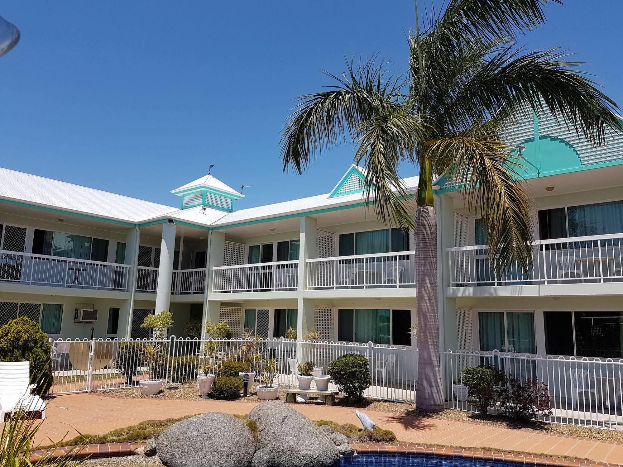 Reef Adventureland Motor Inn แทนนัมแซนส์ ภายนอก รูปภาพ