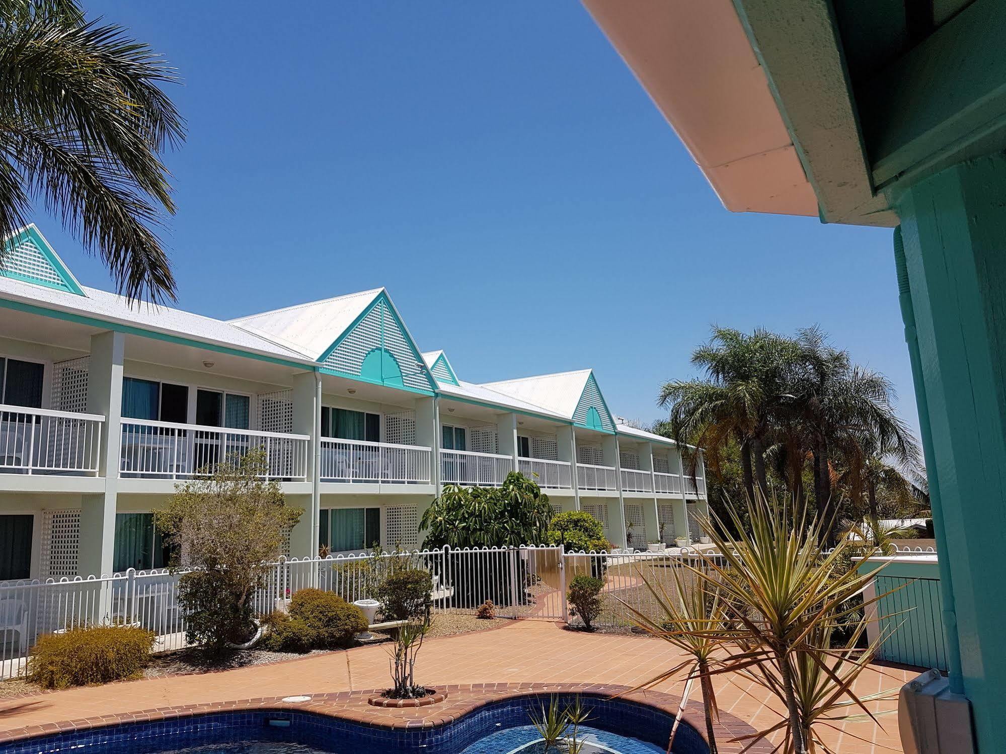 Reef Adventureland Motor Inn แทนนัมแซนส์ ภายนอก รูปภาพ